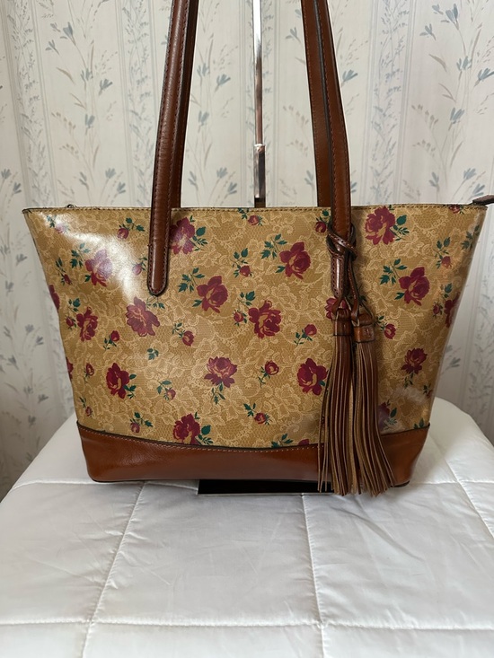 Patricia Nash Handbags - Patricia Nash Leather Floral Tote